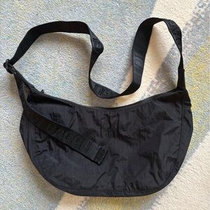 BAGGU Medium Nylon Black Crescent Bag
